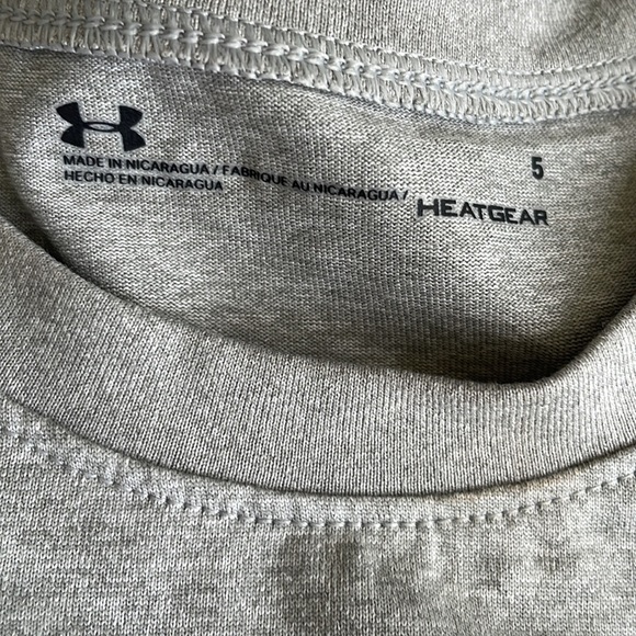 Brand new no tag under armour tee - Picture 4 of 4